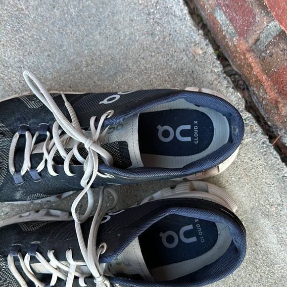 On Cloud X Running Shoes EUC - Picture 6 of 11